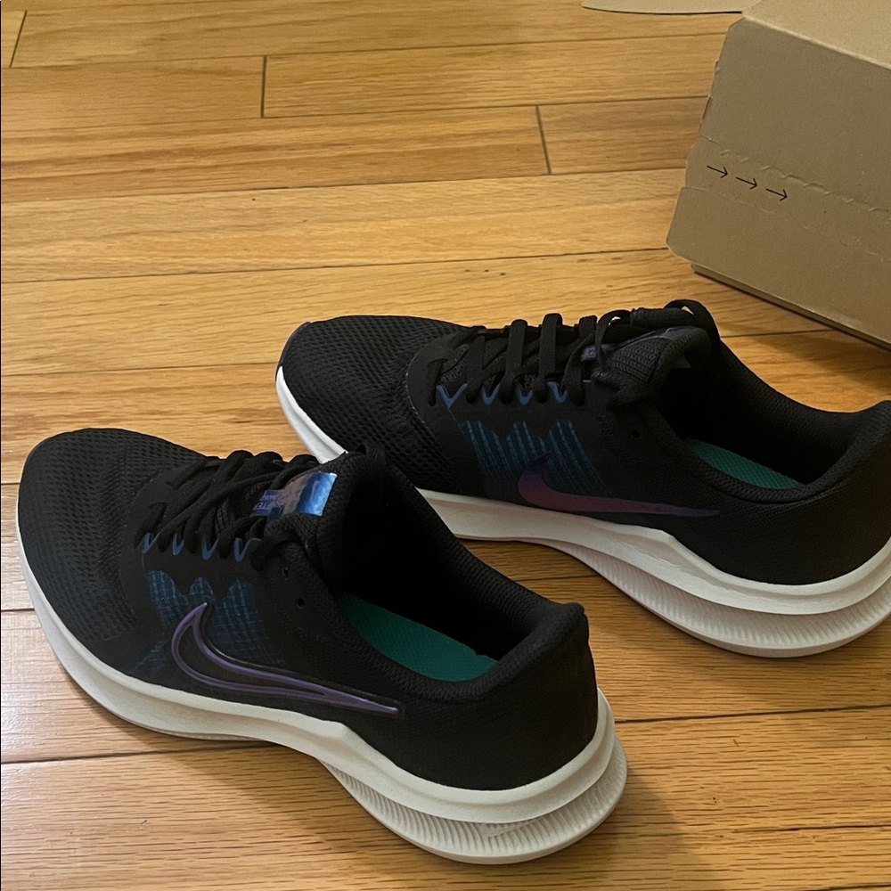 Nike Women’s Downshifter 11 size 9 bulk/dark iris washed teal - Picture 2 of 7